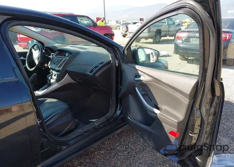 2014 Ford Focus Se from USA, damaged, VIN 1FADP3F21EL219701